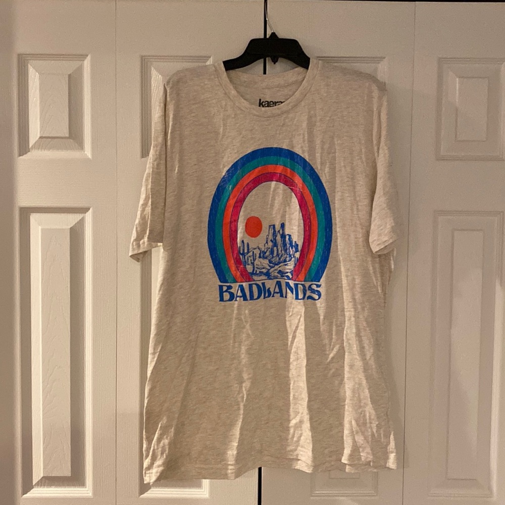 Badlands tshirt from Kaeraz in XL
